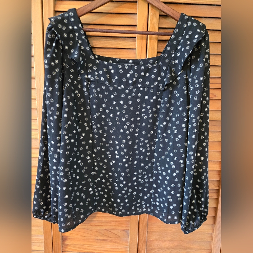 Banana Republic Black and White Blouse